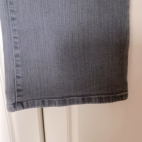 NYDJ GREY JEANS SIZE 10 . - Picture 10 of 15
